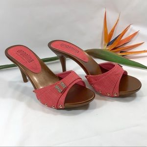 NWOB Women's Faux Leather Fuchsia Mule Sandal